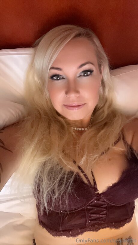 Scarletfin art actress picture