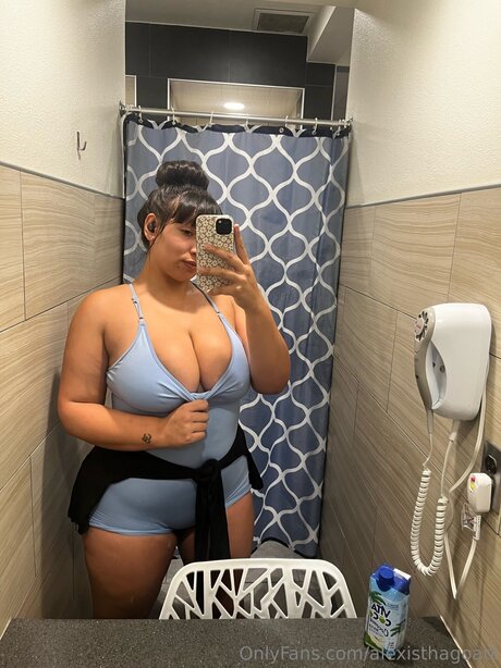 Alexisthagoatt model high quality photos