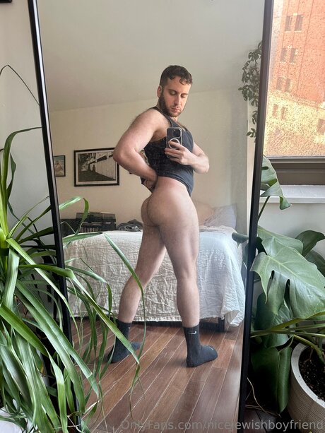 Nicejewishboyfriend model nudes pic