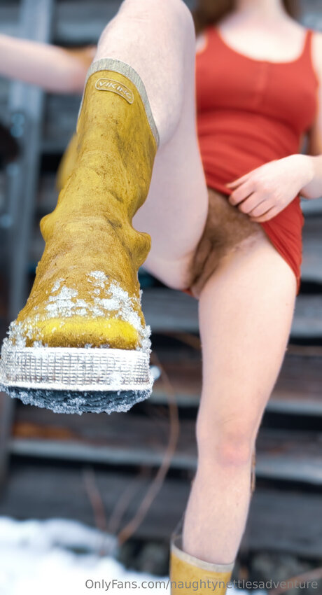 Naughtynettlesadventure high quality pornstar pictures