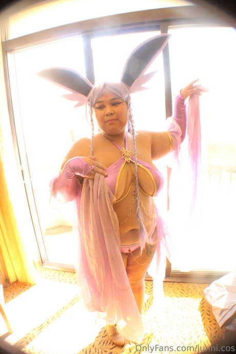 J Junni I xxx model photo