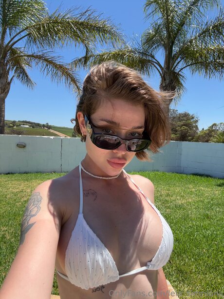 Leia Simmons naked model image