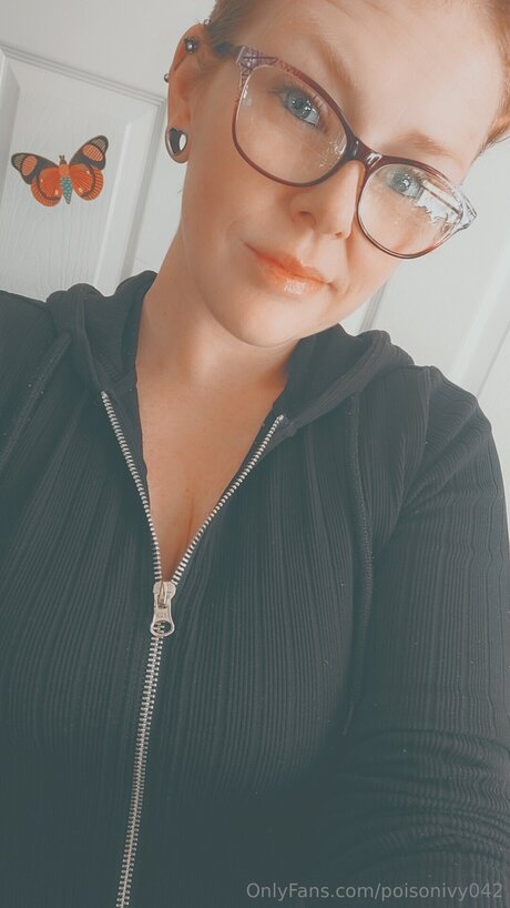 Poisonivy042 erotic model img