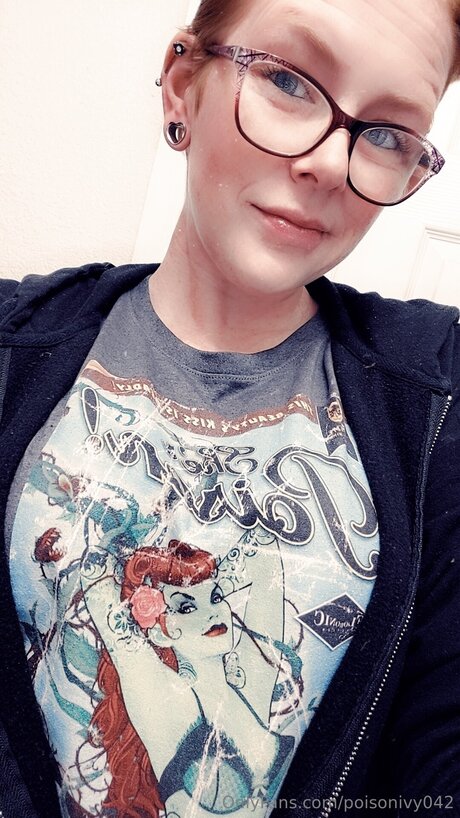 Poisonivy042 model nudes photo