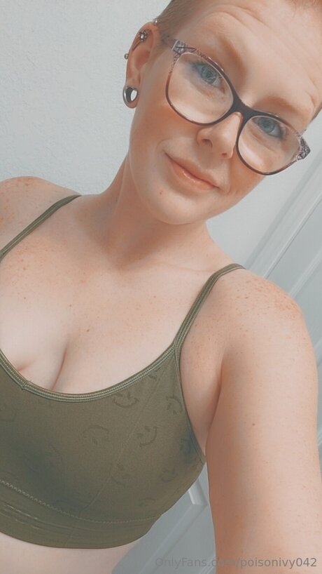 Poisonivy042 model hd photo