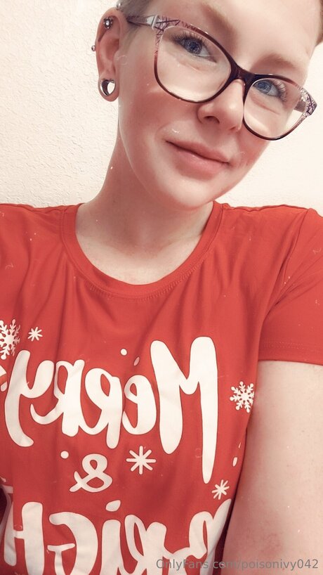 Poisonivy042 actress pics