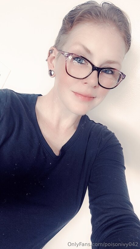 Poisonivy042 xxx star photo