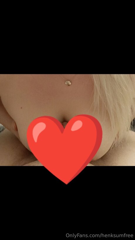 Henksumfree actress photos