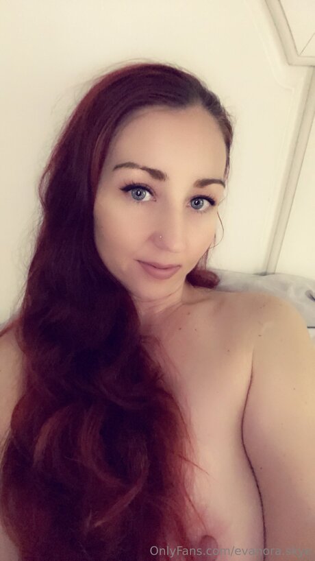 Evanora Skye exclusive actress img