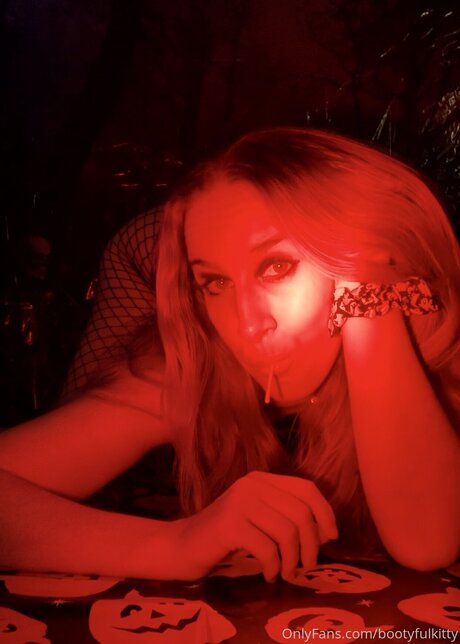Bootyfulkitty porn model pic