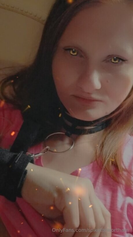 Spikette sexy model photo