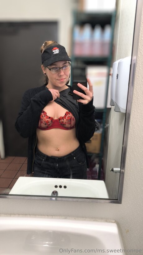 Ms Sweetmonroe nudes actress archive