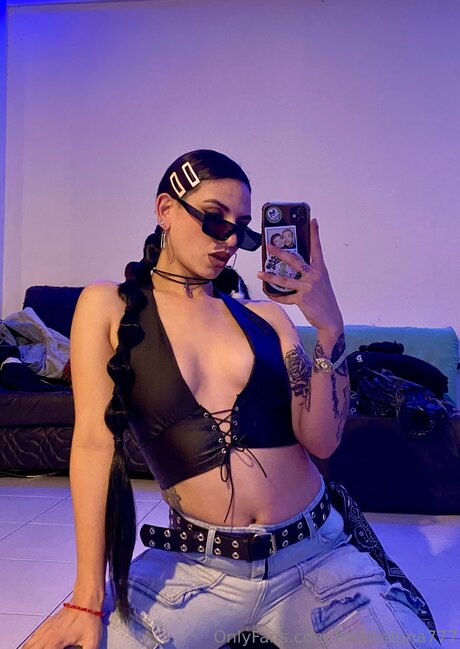 Baddieluna777 adult model archive