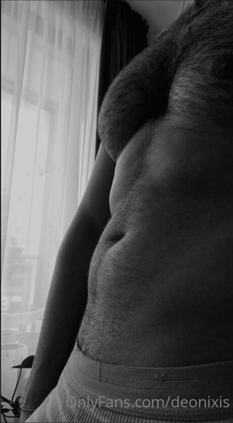 Deonix Free hot star photo