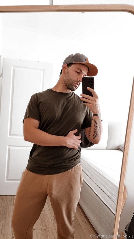 Deonix Free pornstar erotic pictures