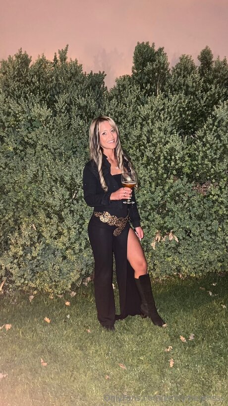 Emilydreamsss nudes actress pic