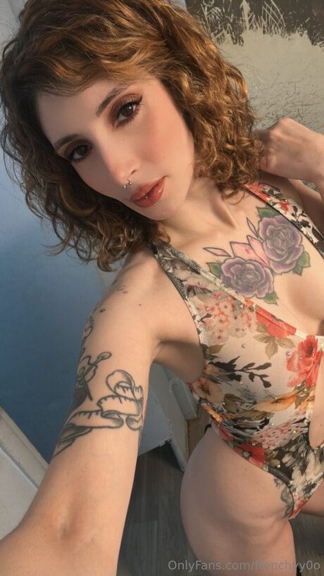 Frenchyy0o perfect model photo