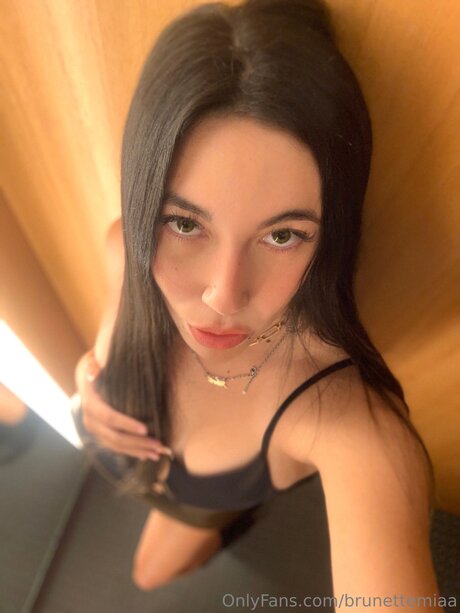 Brunettemiaa pornstar nudes pictures