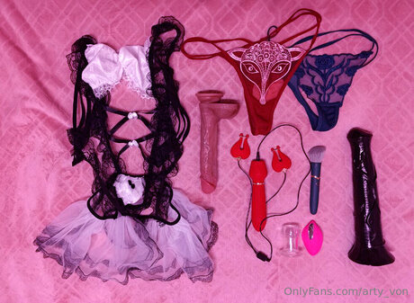 Arty Von pornstar hd pictures