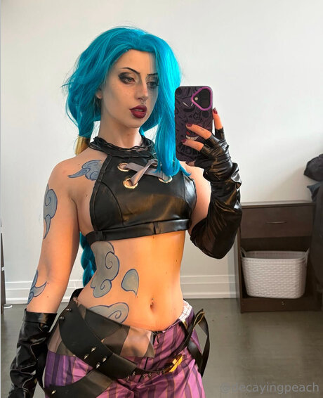 Decayingpeach model pretty pics