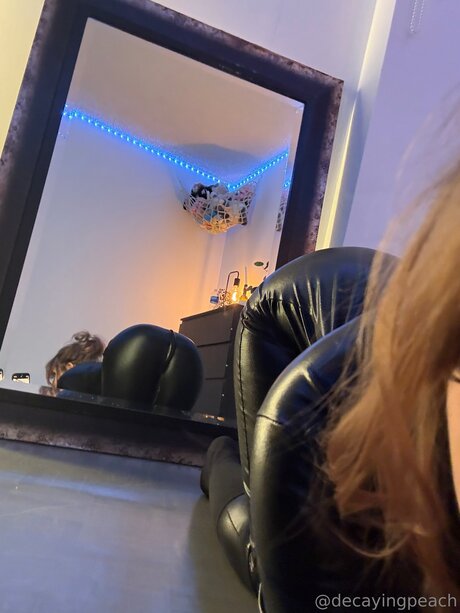 Decayingpeach free actress photos