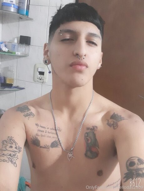 Meliodas2309 model erotic photo