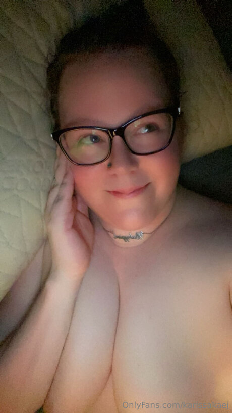 Karissakaej model hd picture