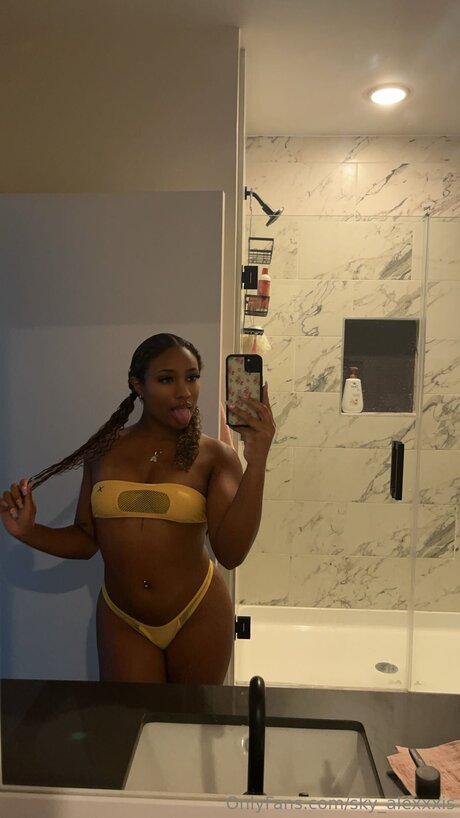 Sky Alexxxis model nude photos