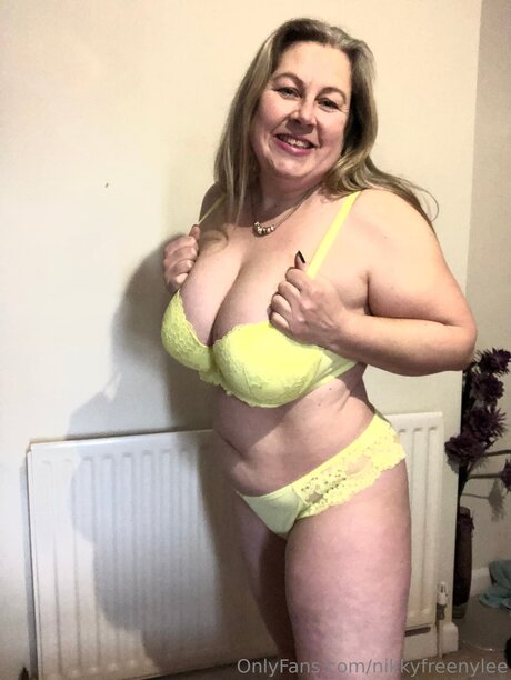 Nikkyfreenylee naked model img