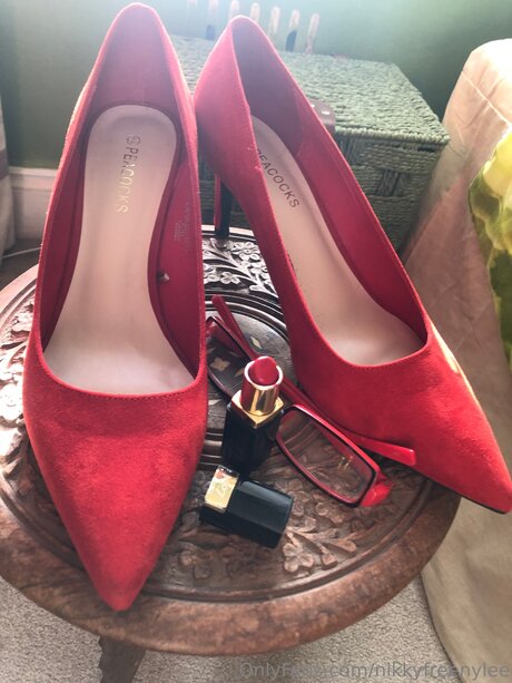 Nikkyfreenylee pornstar nude images