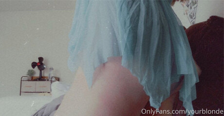 Yourblonde model high quality image