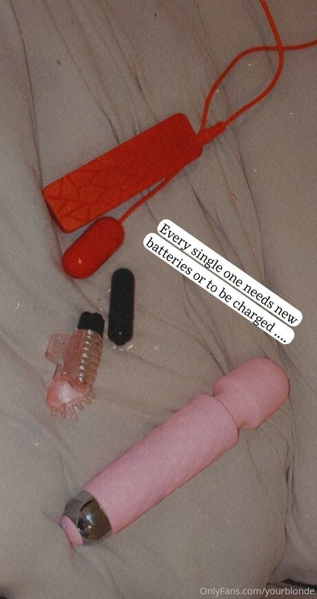 Yourblonde model pornographic pictures