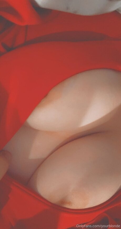 Yourblonde erotic pornstar photos