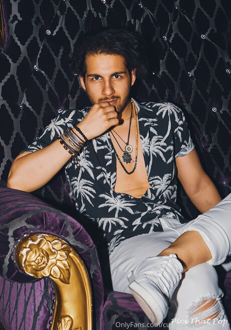 Curly Brown Hairdude pornstar beautiful images