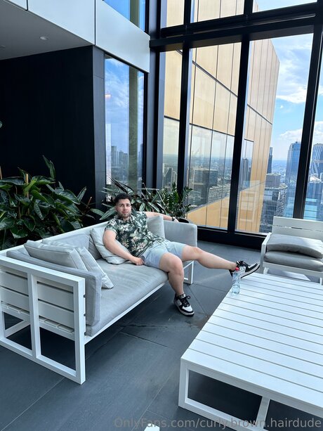 Curly Brown Hairdude hd pornstar picture