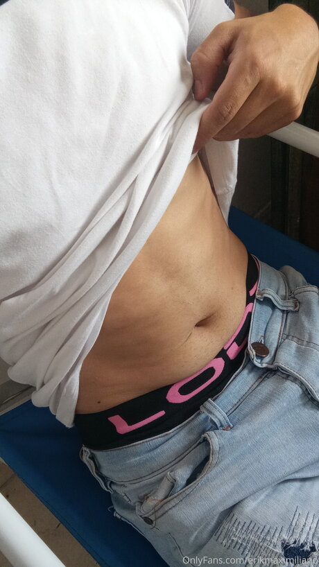 Erikmaximiliano free pornstar pic