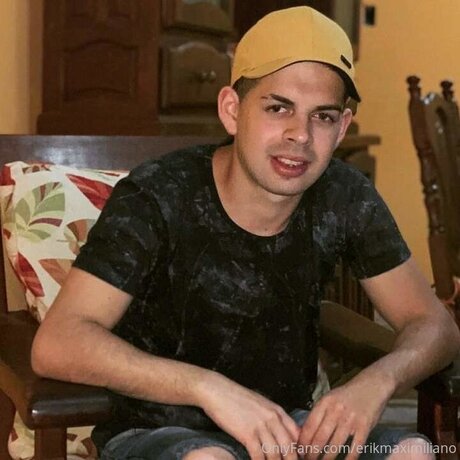 Erikmaximiliano erotic star pics