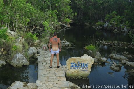 Pezzaburke66 pretty model pics