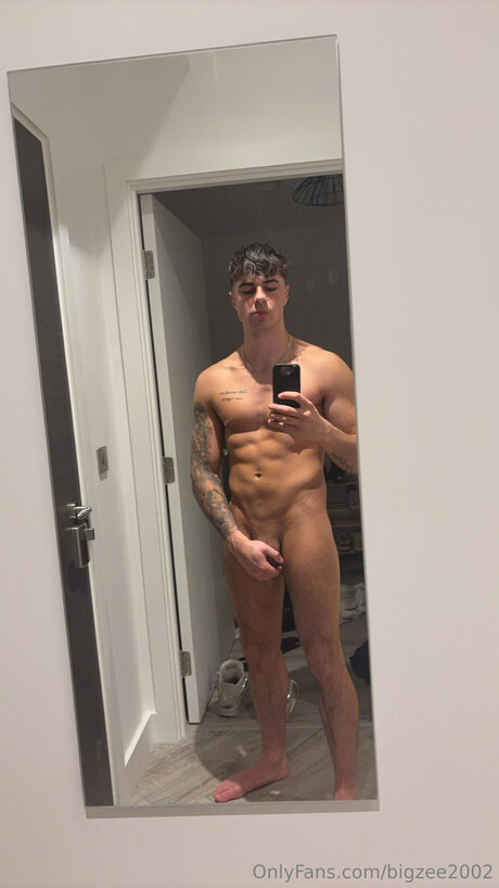 Bigzee2002 pornstar exclusive pic