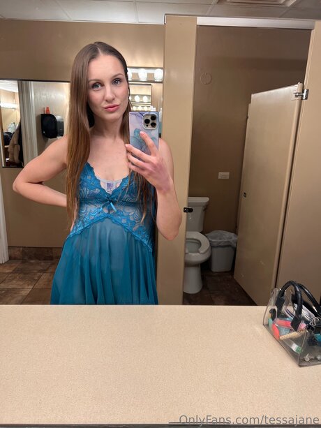 Tessajane star hot pics