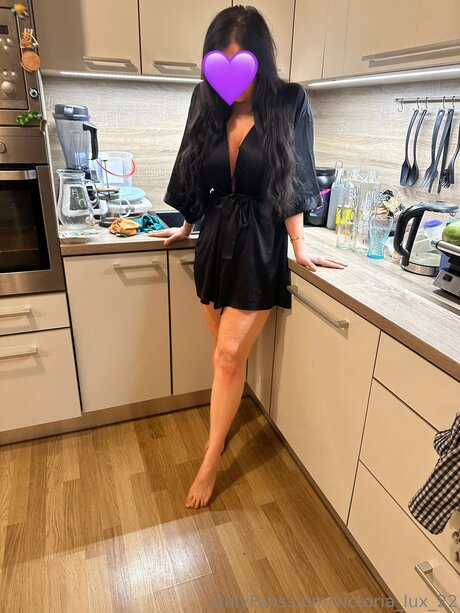 Victoria Lux 22 free star pic