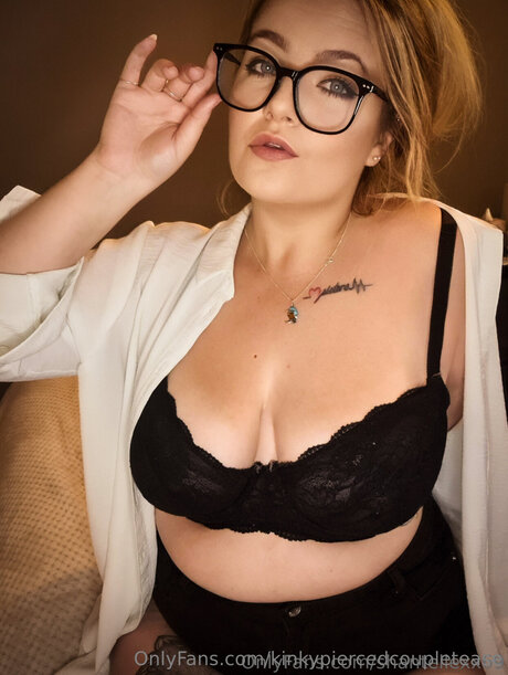 Kinkypiercedcoupletease nude star archive