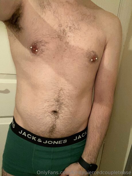 Kinkypiercedcoupletease model free pic