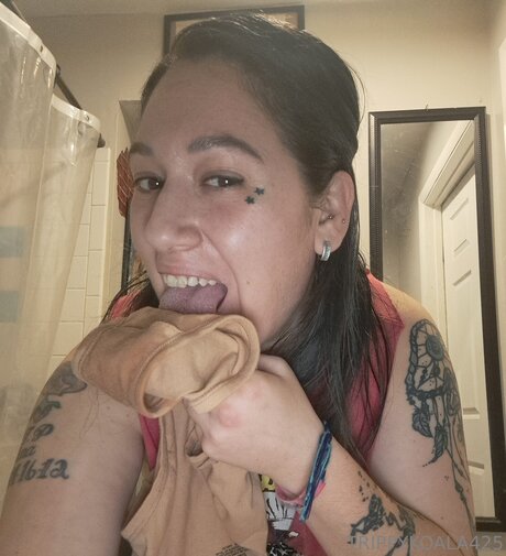 Trippykoala425 exclusive model photo