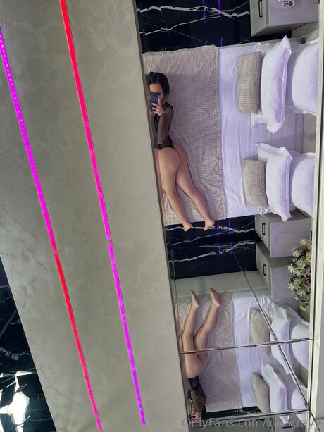 Lunarrayy best model images