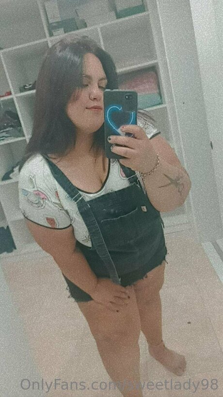 chubby latina teen onlyfans nude pic