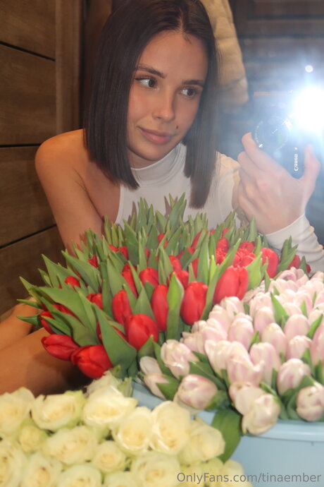 Tinaember high quality actress pics