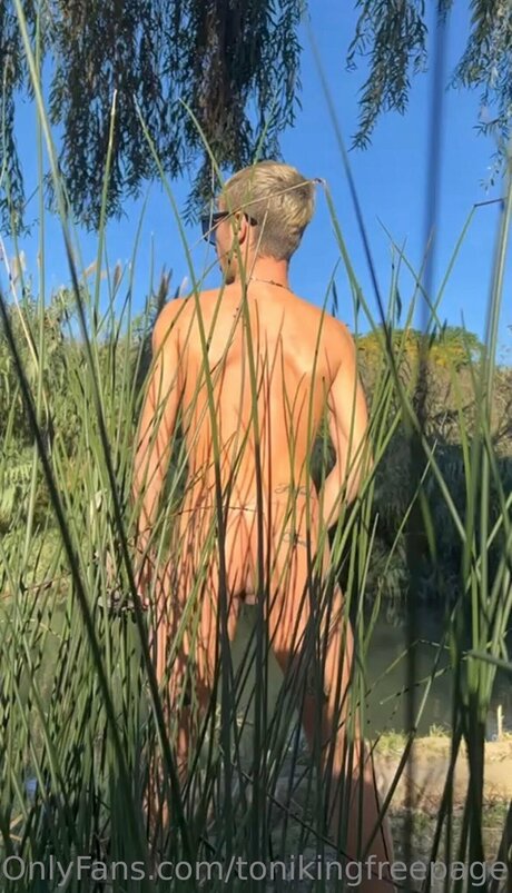 Tonikingfreepage nudes pornstar pic