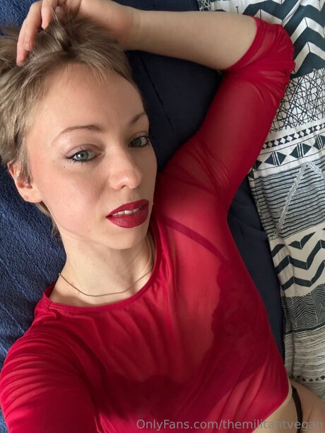 Diemilitanteveganerin adult model pics