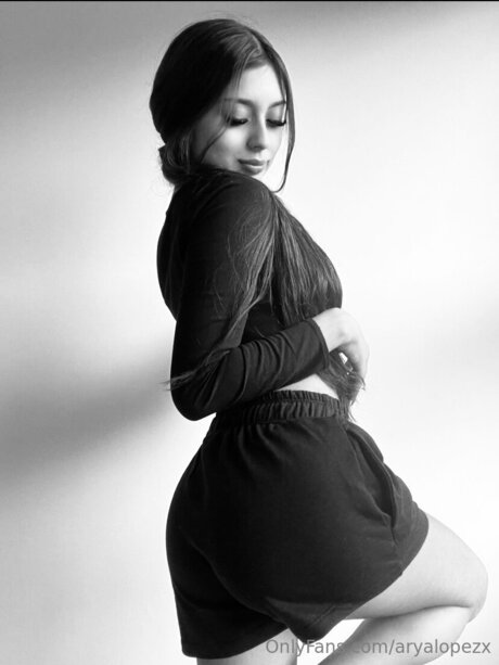 Aryalopezx model free archive